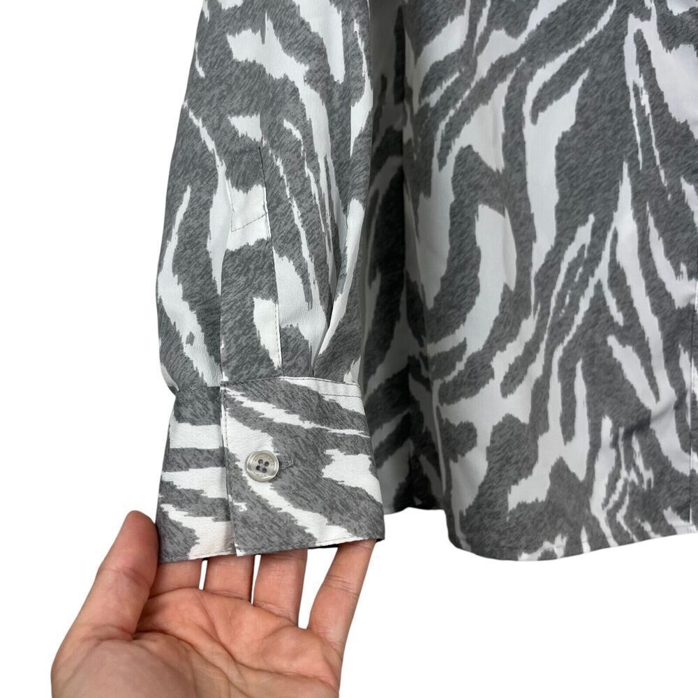 Michael Kors Top Womens Medium Gray White Tiger Print Button Down Mob Wife Y2K - Picture 7 of 8